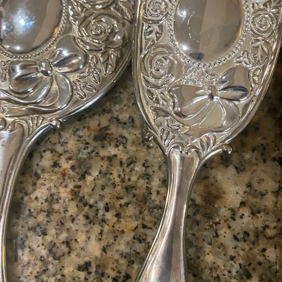 Vintage Victorian Silver Ornate Repousse’ Vanity Mirror, Brush, and Comb Set - Picture 9 of 16